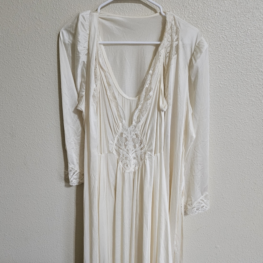 Olga Vintage Rare Cream Nightgown With Robe - Picture 3 of 15